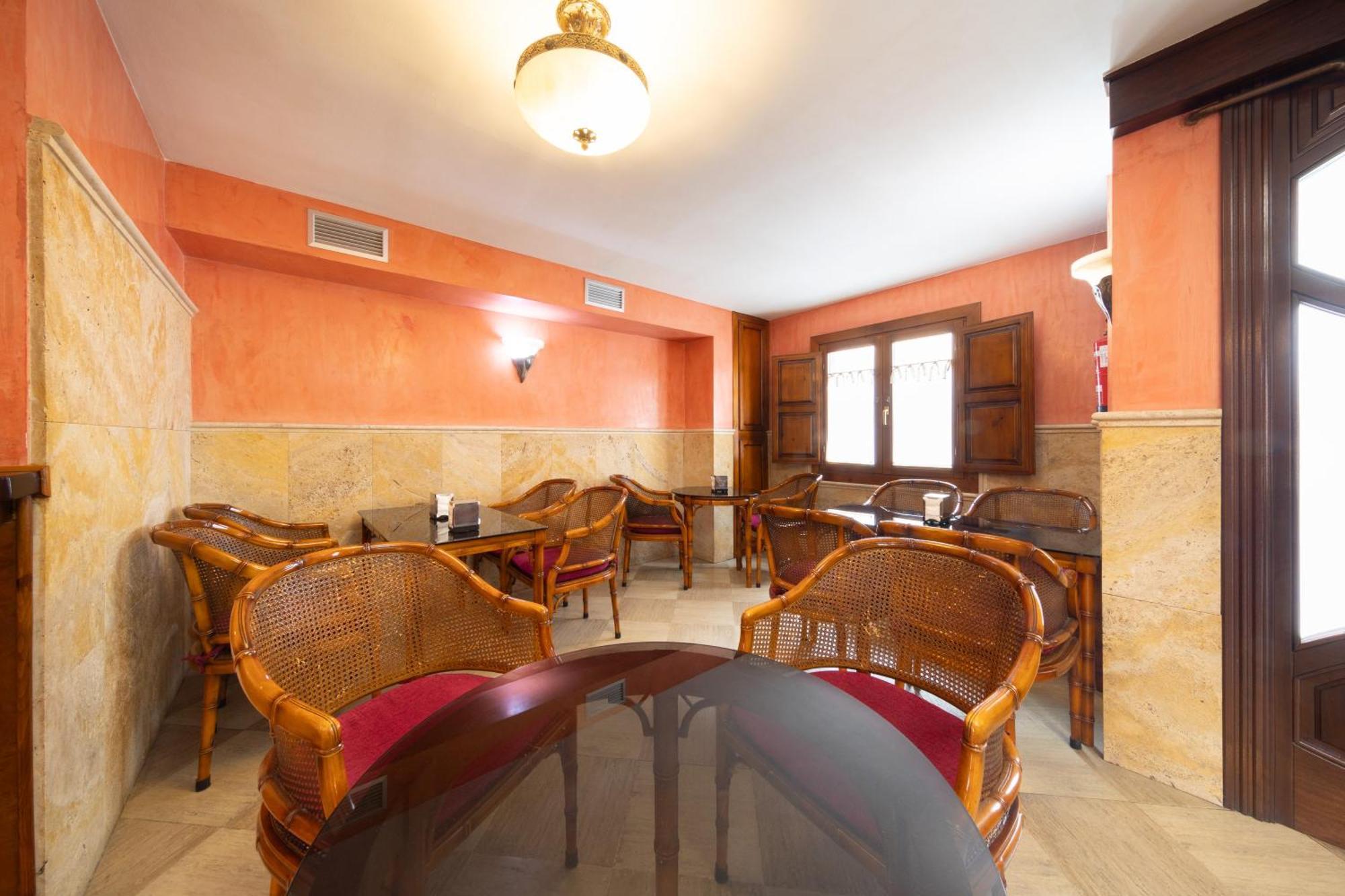 Hostal Sin Recep24H Puerta De La Villa - Pet Friendly & Restaurante Almazán Exterior foto