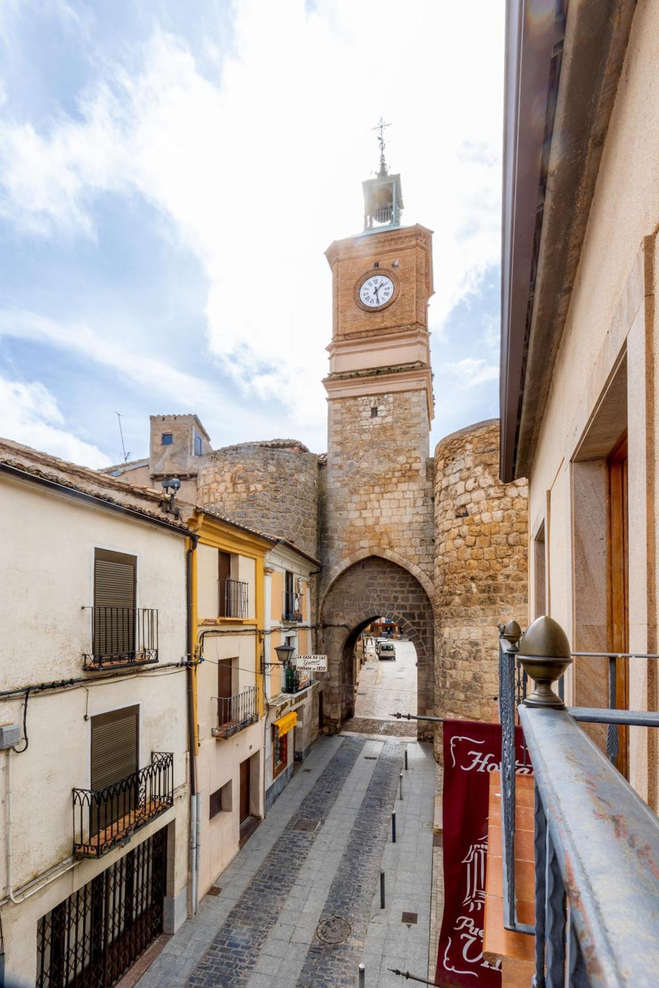 Hostal Sin Recep24H Puerta De La Villa - Pet Friendly & Restaurante Almazán Exterior foto
