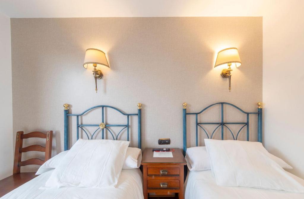 Hostal Sin Recep24H Puerta De La Villa - Pet Friendly & Restaurante Almazán Exterior foto